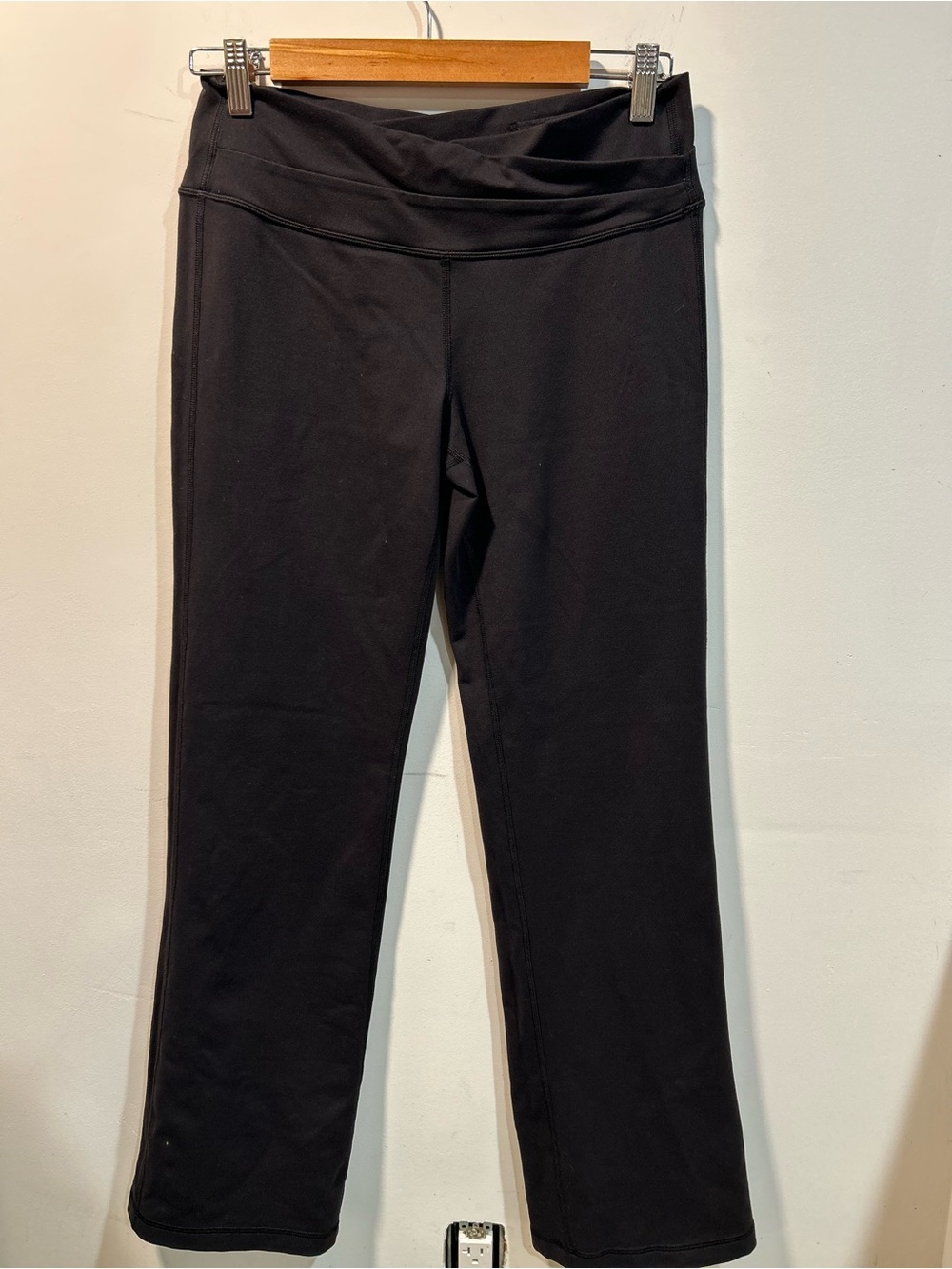 Lululemon Flare Leg Mid Rise Pant size 8